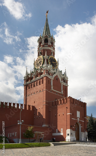 CLOCK ON BELL TOWER KREMLIN GATE RED SQUARE MOSCOW RUSSIA