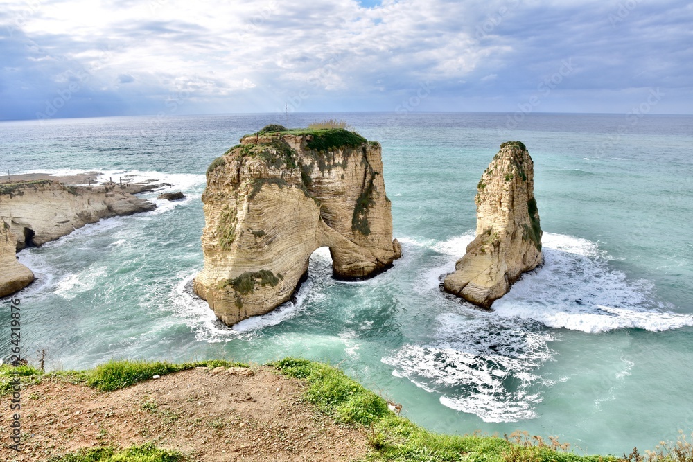 Fototapeta premium Raouche Pigeon Rocks Wide View, Beirut, Lebanon
