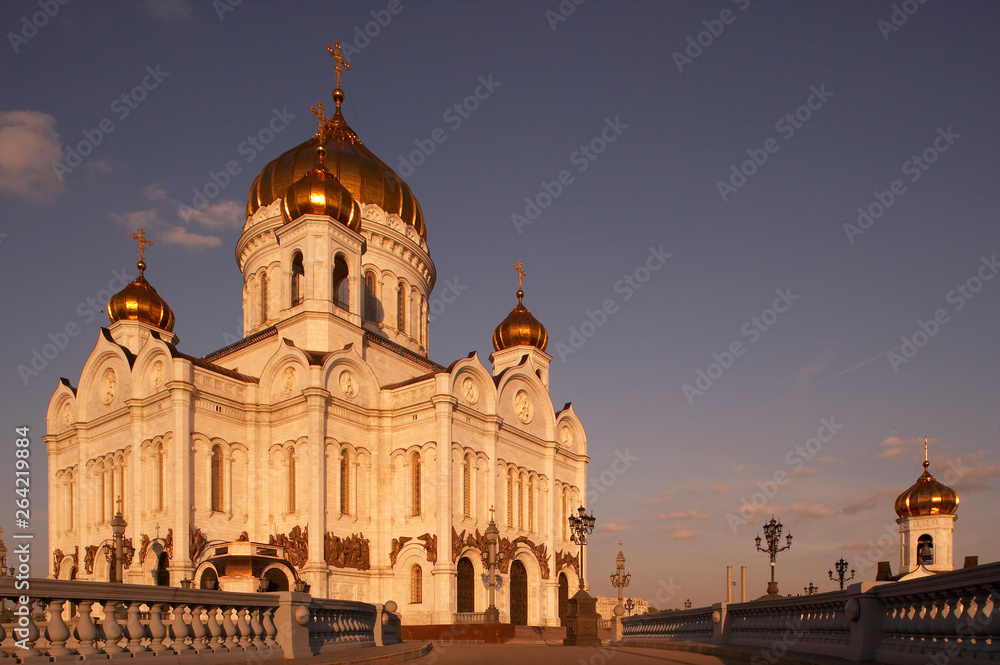 CATHEDRAL OF CHRIST THE SAVIOUR AT TWILIGHT MOSCOW RUSSIA