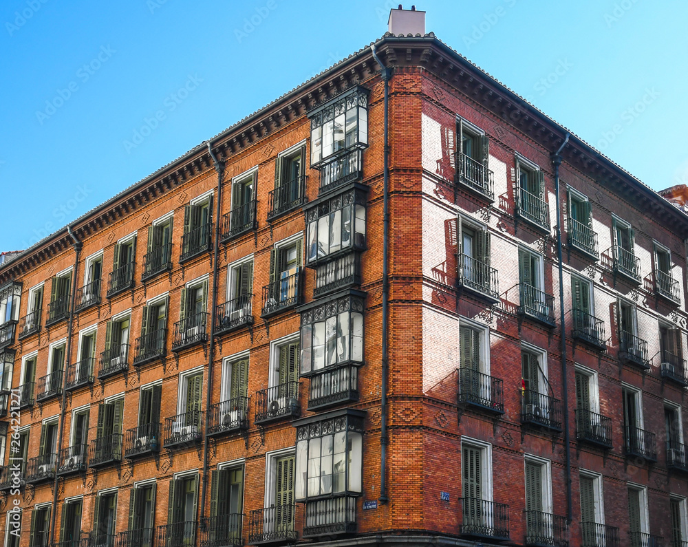 Fototapeta premium brick building in Madrid