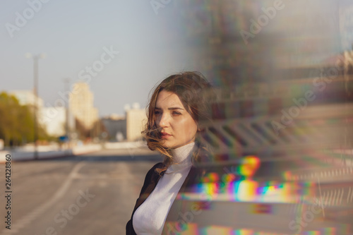 Photography frau jung steppt durch berlin innenstadt