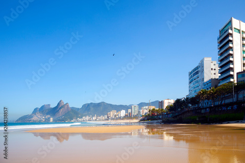 Fototapeta Naklejka Na Ścianę i Meble -  Ipanema Beach, Rio de Janeiro