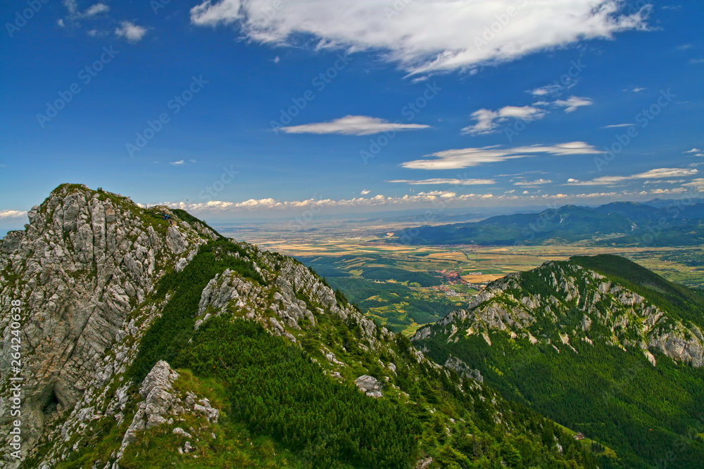 Obraz premium Summer landscape from mountain top