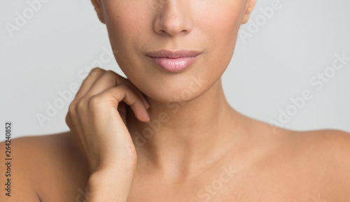 Schilderij op canvas Beauty skin care. Woman with naked shoulders