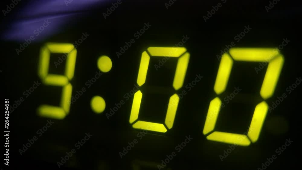 4K Digital Clock Turn to 9 4K Digital Clock Turn to 9