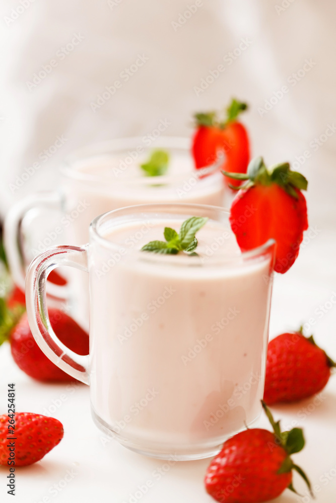 strawberry smoothie strawberry smoothie