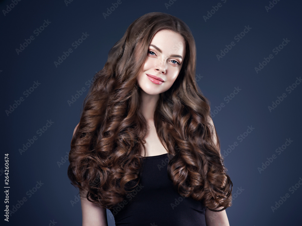 Naklejka premium Beautiful brunette hair woman long healthy hairstyle model