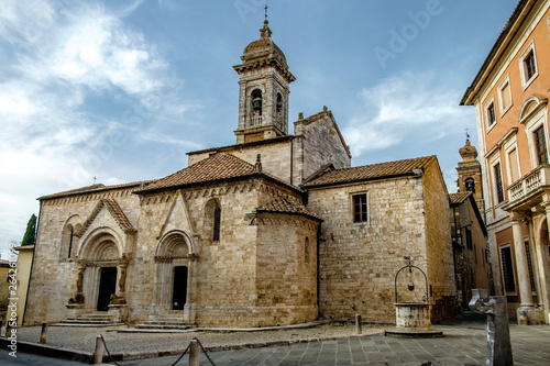 Collegiatta San Quirico e Giolitta in San Quirico d Orcia  Tuscany  Italy