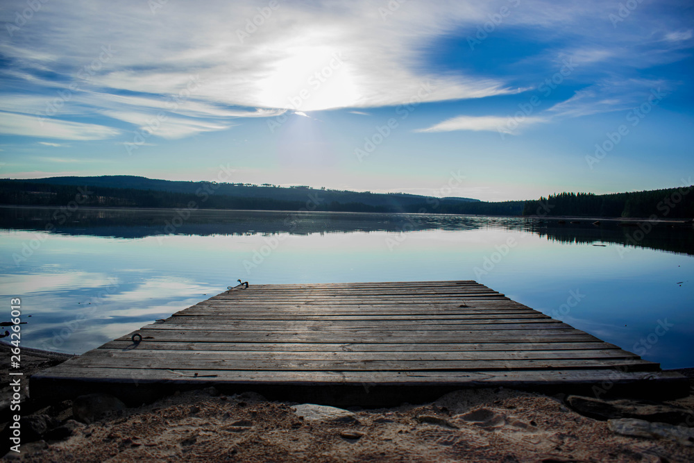 Obraz premium sunset on lake