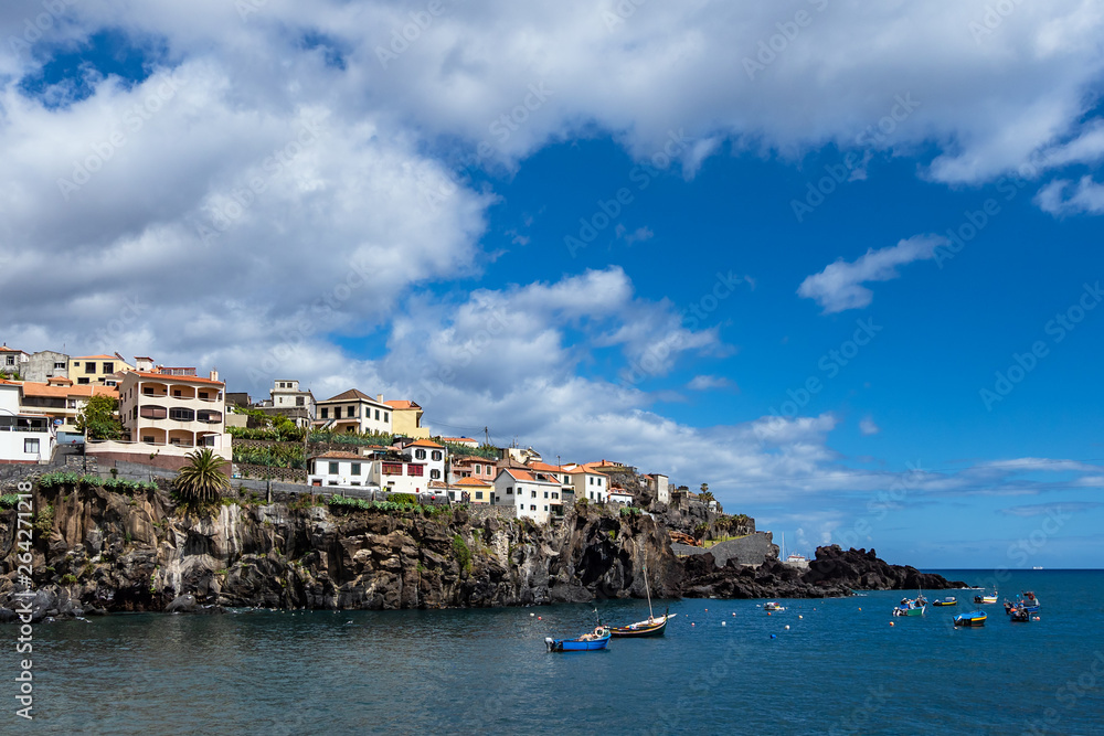 Blick auf Camara de Lobos auf der Insel Madeira, Portugal