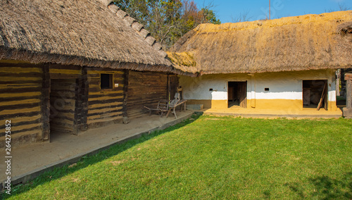 Traditional countryside hou...