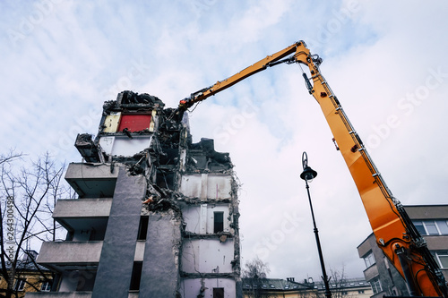 House/ building demolition