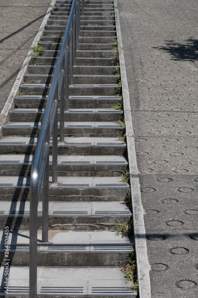 Obraz premium A stairway on the road