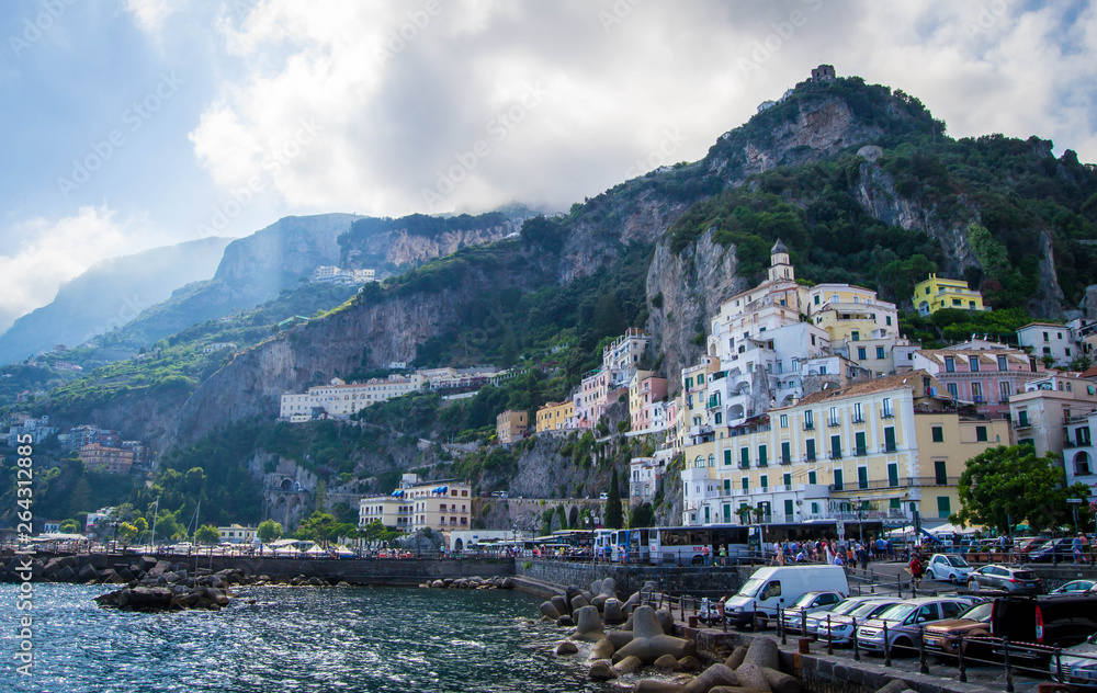 Obraz premium City homes from the Amalfi coast