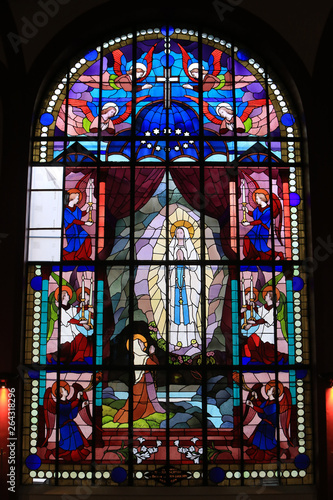 Apparition de la Vierge    Catherine Labour  . Eglise Notre-Dame de Lourdes.   Appearance of the Virgin to Catherine Labour  . Church of Our Lady of Lourdes.