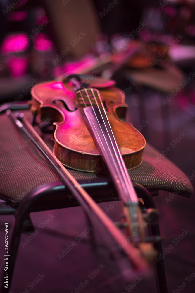 Fototapeta premium violin at a concert