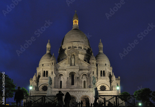 Sacre-Coeur in Paris © Nikolay