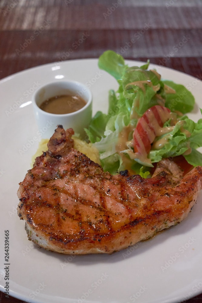 grilled pork chops with sweet and spicy salsa grilled pork chops with sweet and spicy salsa