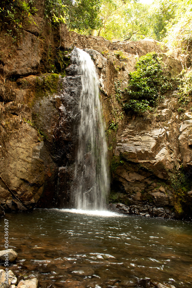 Naklejka premium waterfall in forest Thailand