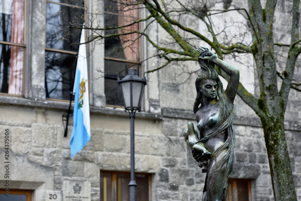 Fototapeta premium statue of jesus christ