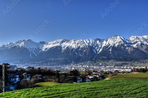 Innsbruck, Tirol, Nordtirol, Nordkette, Karawendel, Seegrube, Schnee, Eis, Winter, Frühling, Hafelekarspitze, Kleiner Solstein, Solstein, Jahreszeit, Alpen, Stadt, Hauptstadt, Landeshauptstadt, Völs,  photo