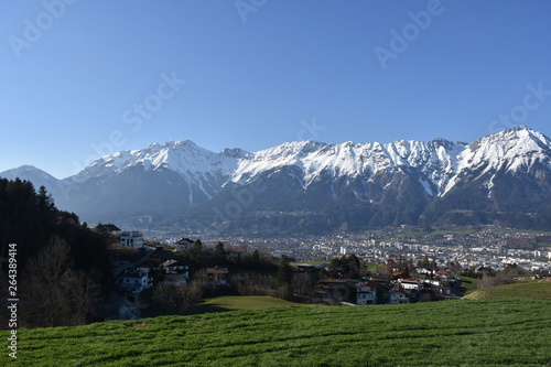 Innsbruck, Tirol, Nordtirol, Nordkette, Karawendel, Seegrube, Schnee, Eis, Winter, Frühling, Hafelekarspitze, Kleiner Solstein, Solstein, Jahreszeit, Alpen, Stadt, Hauptstadt, Landeshauptstadt, Völs,  photo