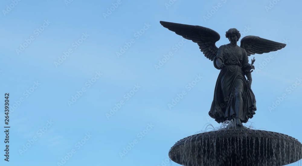 Naklejka premium Statue