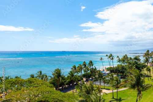 〈ハワイ〉ワイキキビーチの風景 © Kanako Nakai
