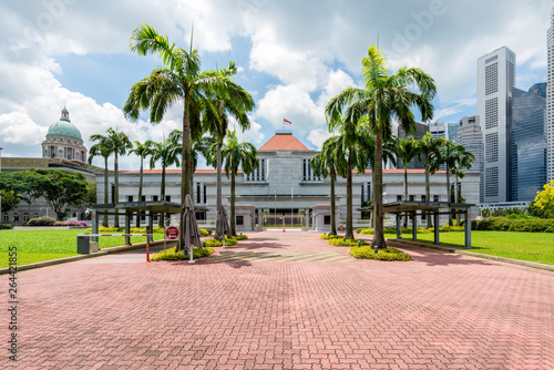 Photography Singapore Parliament building in front of Singapore city downtown in background