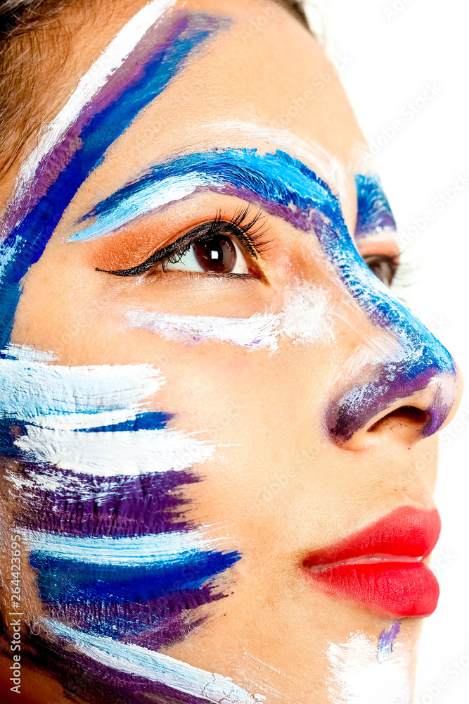 rostro de mujer con pintura en su rostro Stock Photo | Adobe Stock