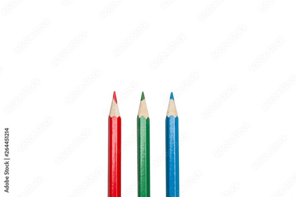 Lápices de colores rojo, verde y azul lápices para dibujar y pintar sobre  un fondo blanco liso y aislado. Vista de frente o superior. Copy space foto  de Stock | Adobe Stock