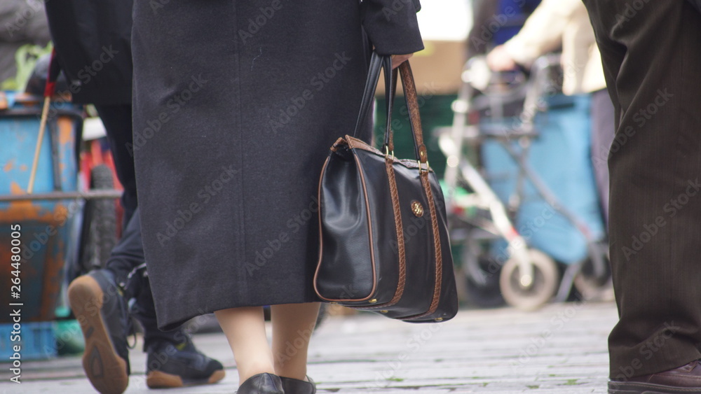 Naklejka premium Menschen im Einkaufsstress