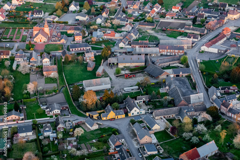 Naklejka premium Village de Chéry-lès-Pouilly