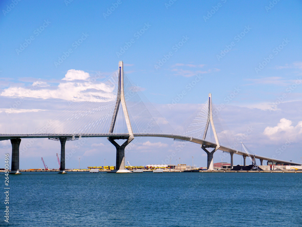 Obraz premium Puente de la Constitucion, called La Pepa, in the bay of Cadiz, Andalusia. Spain. Europe