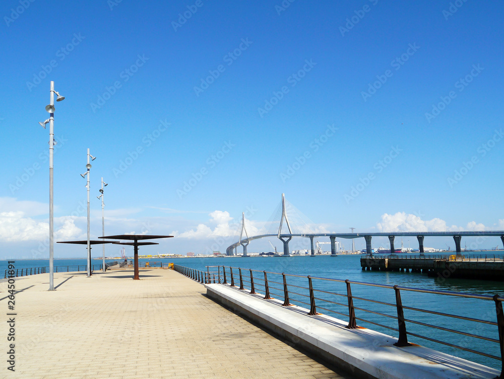 Obraz premium Puente de la Constitucion, called La Pepa, in the bay of Cadiz, Andalusia. Spain. Europe