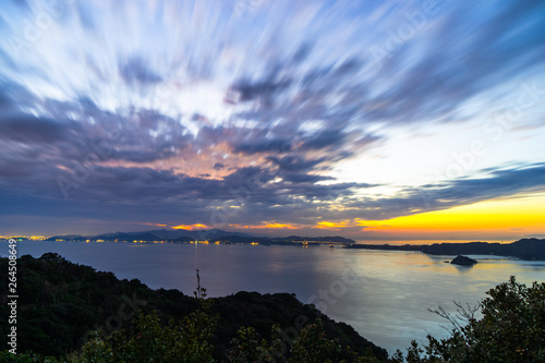 瀬戸大橋を望む丘