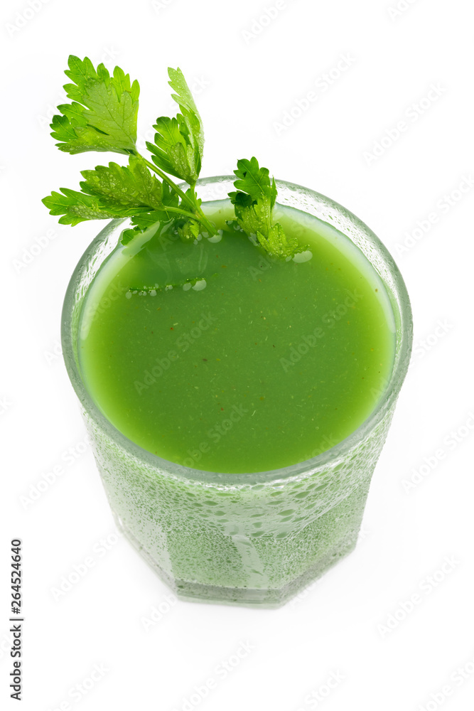 healthy and alkaline vegetables smoothie