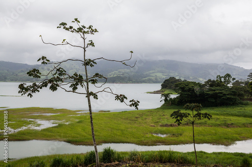 Panorama con lago in Costa Rica