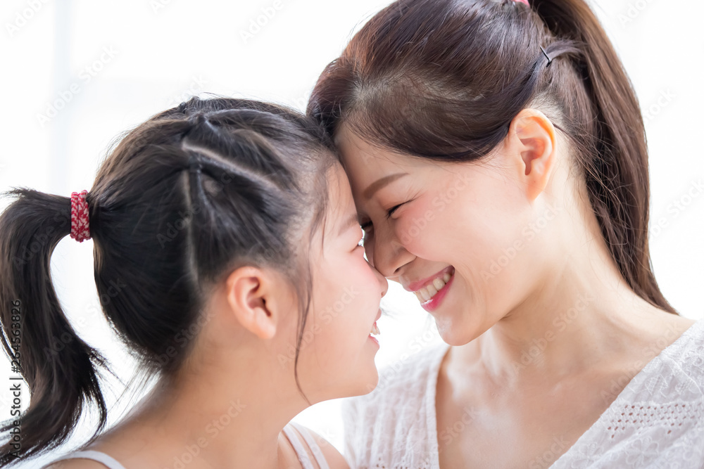 Mom and daughter gaze toghether Mom and daughter gaze toghether
