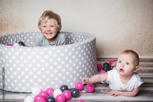 Kinder haben Spaß photo