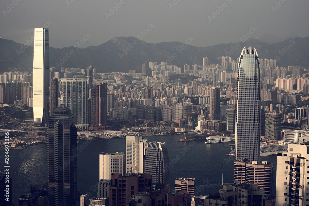 Fototapeta premium hong kong skyline at evening