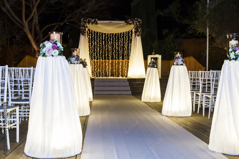 Jewish Hupa , wedding putdoor . Jewish Hupa , wedding putdoor .