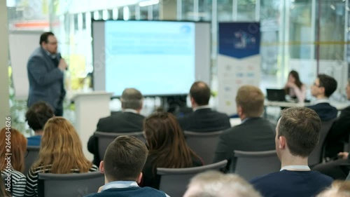 Wallpaper Mural Audience listens to the lecturer at the conference Torontodigital.ca