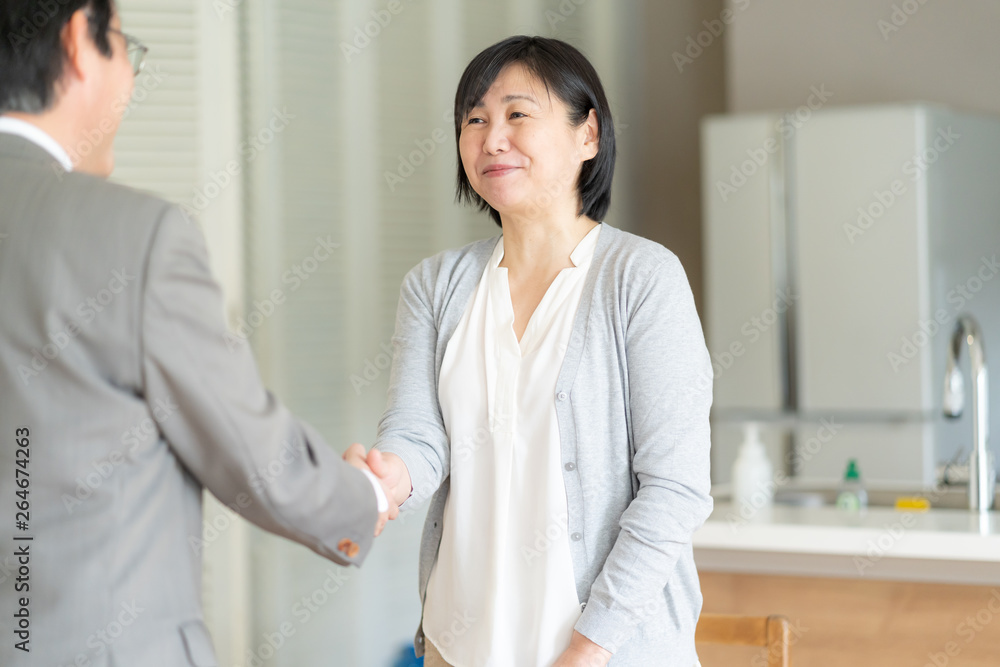 Fototapeta premium シニアミドル 営業