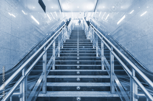 Fototapeta Naklejka Na Ścianę i Meble -  Subway Tunnel