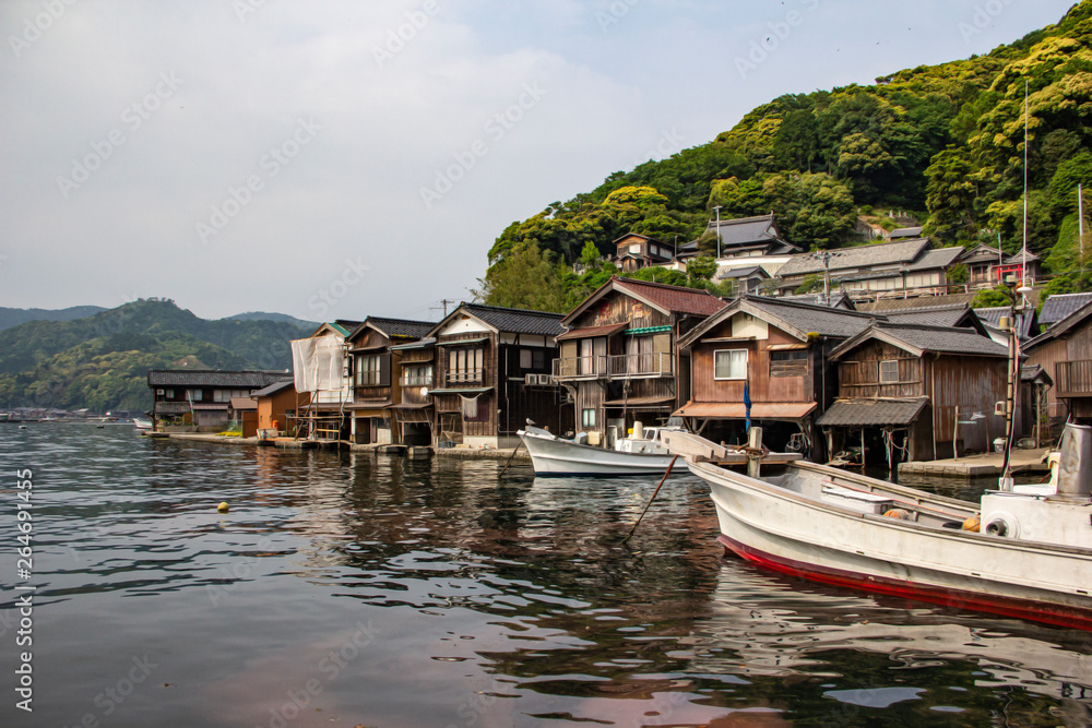 伊根町 曇り 舟屋	