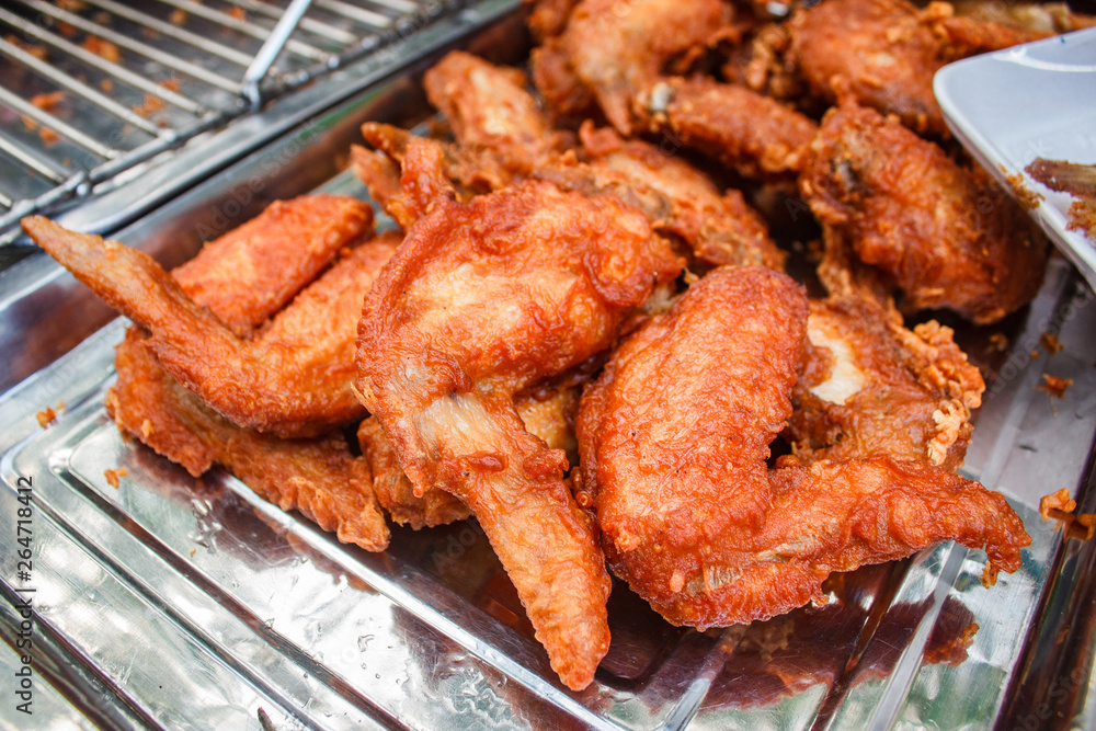 Fried chicken wings.
