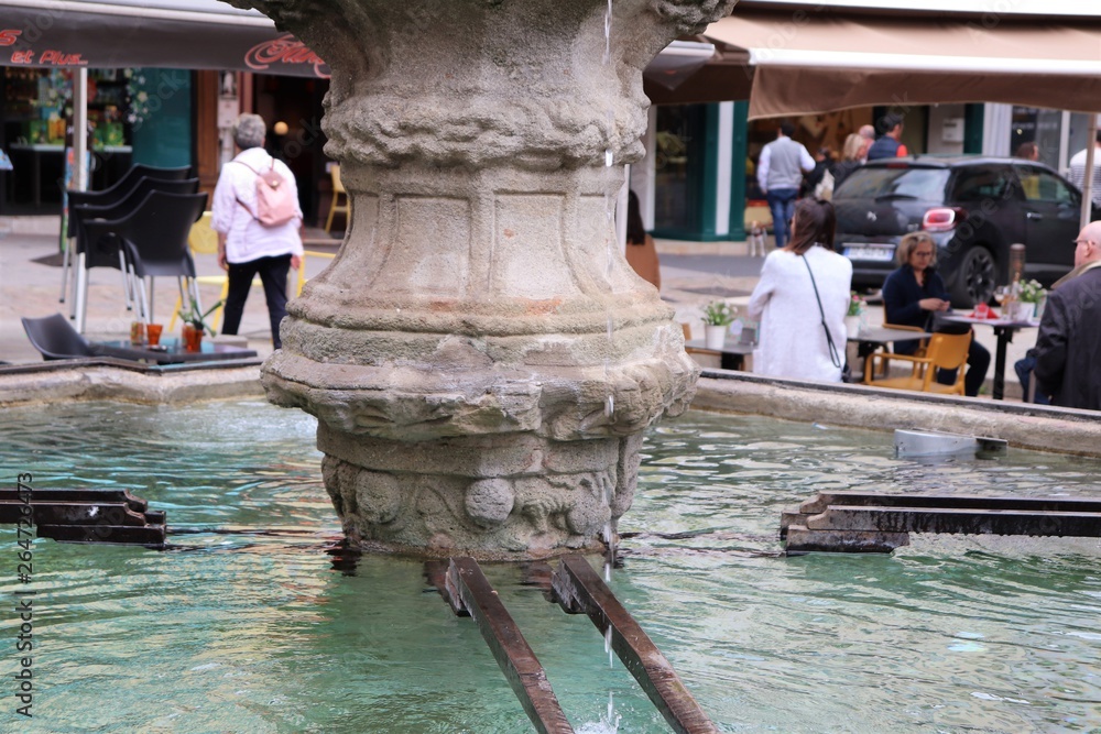 Ville Le Puy en Velay en Haute Loire - Auvergne - Fontaine de la Bidoire Ville Le Puy en Velay en Haute Loire - Auvergne - Fontaine de la Bidoire