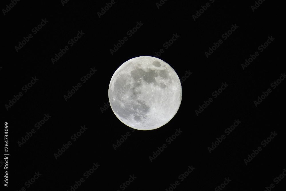 Full moon in the sky(pink moon) ,last Japanese era Heisei in Japan(4-1-1) Full moon in the sky(pink moon) ,last Japanese era Heisei in Japan(4-1-1)