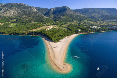 Stickers pour porte Plage de Zlatni Rat à Bol Croatie - Nikkel-Art.fr